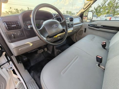Used 2005 Ford F350 XL image 28