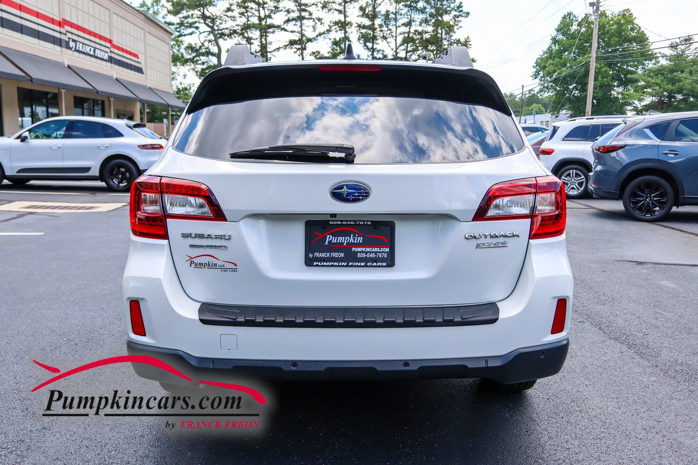 Used 2017 Subaru Outback 2.5i Limited AWD/4WD image 6