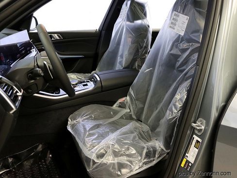 Used 2026 BMW X5 xDrive50e w/ Climate Comfort Package image 11