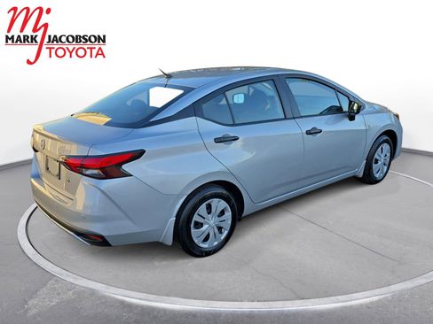 Used 2025 Nissan Versa S image 9