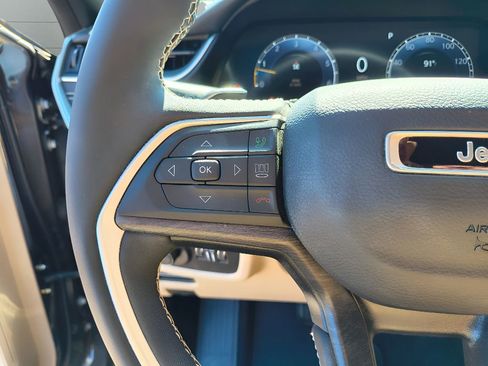 Used 2024 Jeep Grand Cherokee L Limited w/ Black Appearance Package image 18