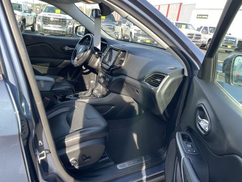 Used 2020 Jeep Cherokee Limited image 28
