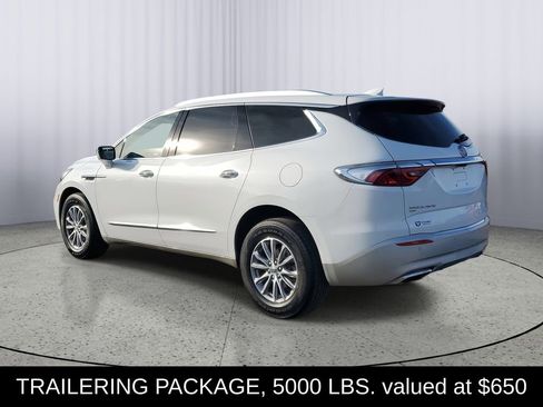 Used 2023 Buick Enclave Essence image 4