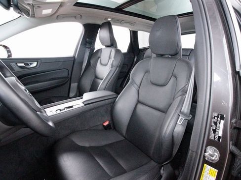 Used 2022 Volvo XC60 T8 Inscription Expression image 21