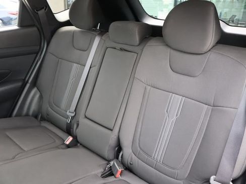 Used 2025 Hyundai Tucson SEL FWD image 16