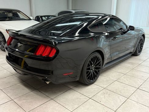 Used 2016 Ford Mustang Coupe image 6