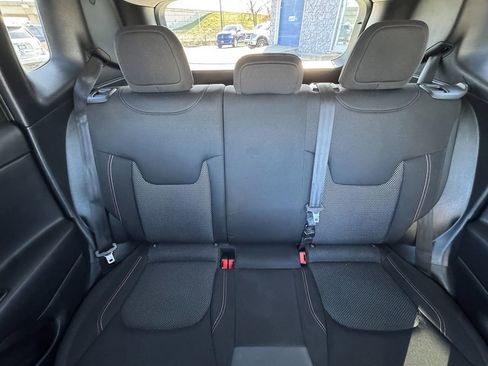 Used 2016 Jeep Renegade 75th Anniversary image 23