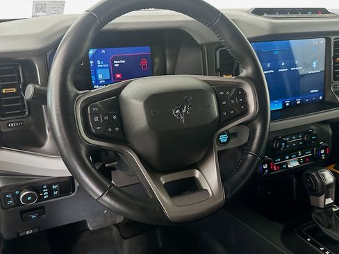 Used 2023 Ford Bronco Badlands image 18