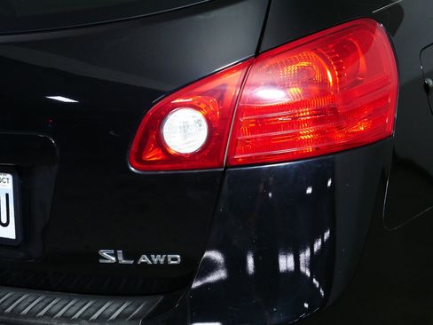 Used 2010 Nissan Rogue SL w/ Premium Pkg image 17