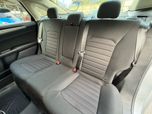 Used 2020 Ford Fusion SE image 16