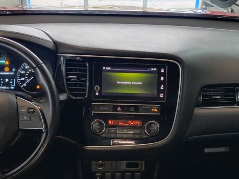 Used 2019 Mitsubishi Outlander ES image 13