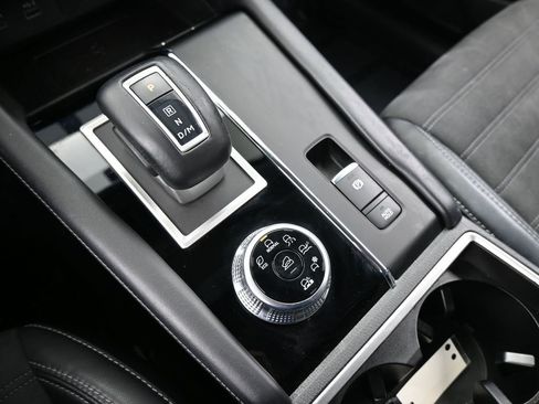 Used 2022 Mitsubishi Outlander SE image 32