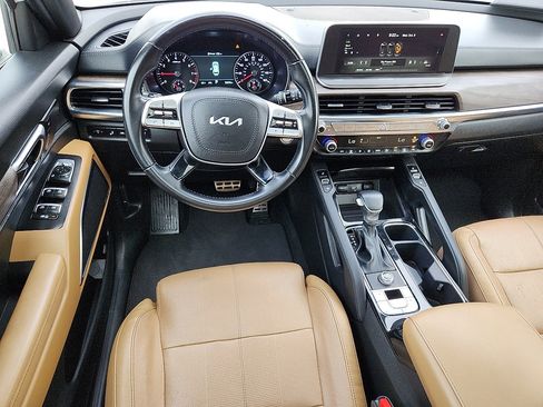 Used 2022 Kia Telluride SX w/ Towing Package image 9