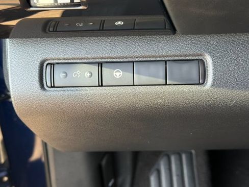 Used 2024 Nissan Pathfinder SV AWD/4WD image 28