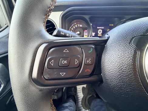 Used 2024 Jeep Wrangler Unlimited w/ Convenience Group AWD/4WD image 6