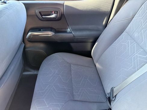 Used 2019 Toyota Tacoma TRD Off-Road image 31