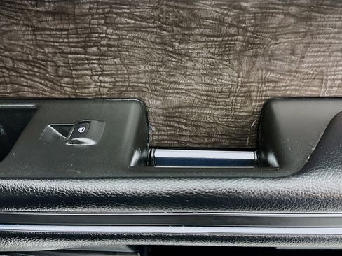 Used 2020 Ford Expedition Max Limited image 30