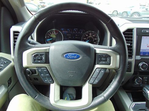 Used 2020 Ford F150 Lariat image 38