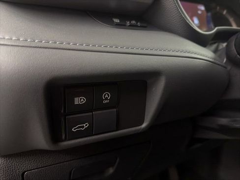 Used 2024 Toyota Highlander LE image 19