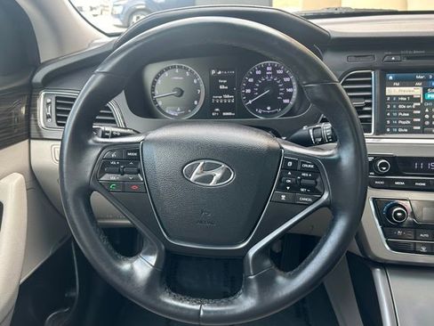 Used 2017 Hyundai Sonata Limited w/ Ultimate Package 04 image 20