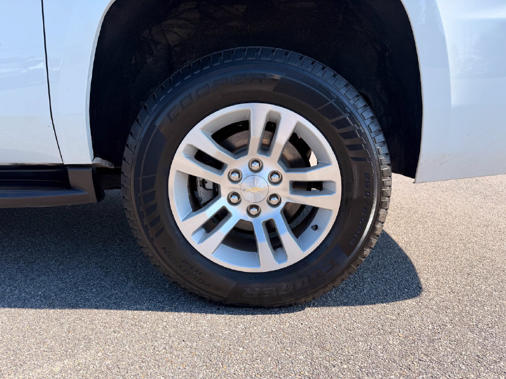 Used 2016 Chevrolet Suburban LT RWD image 28