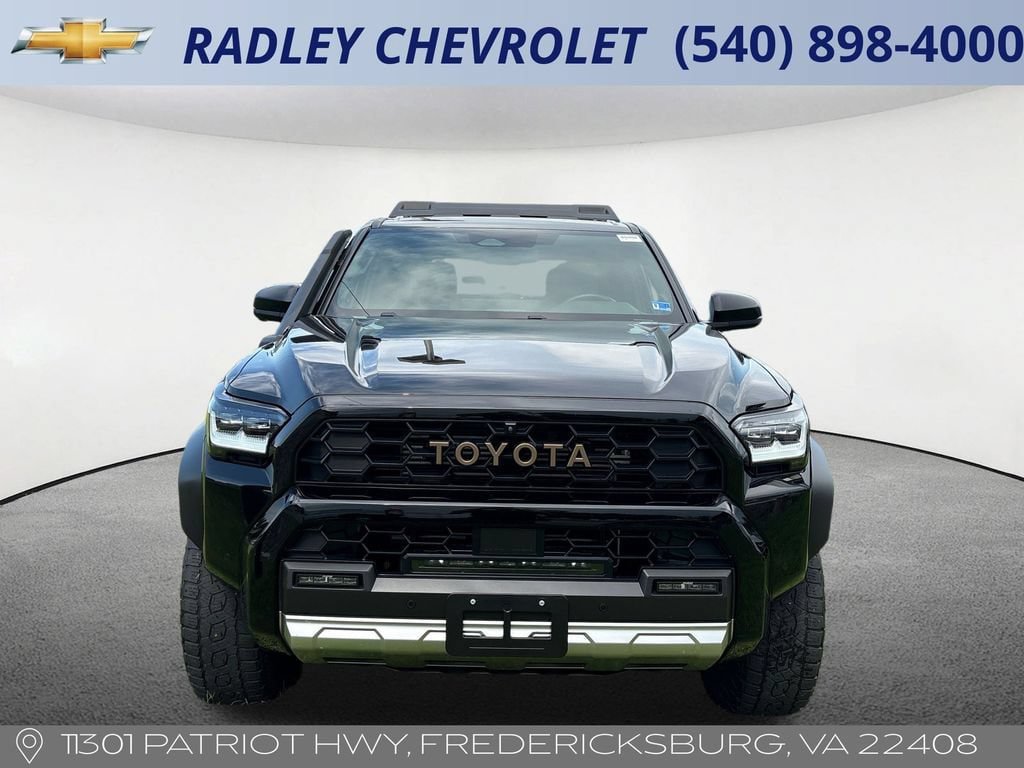 Used 2025 Toyota 4Runner Trailhunter AWD/4WD image 18