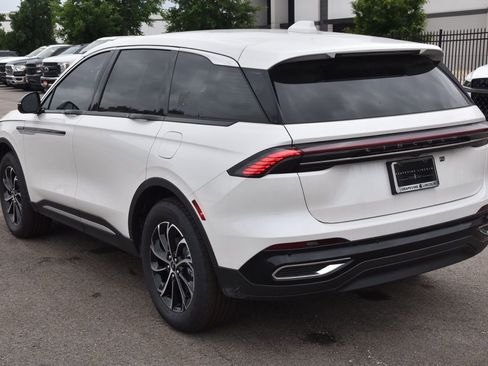 New 2026 Lincoln Nautilus Premier AWD/4WD image 16