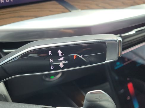 Used 2025 Cadillac Escalade Sport Platinum image 21