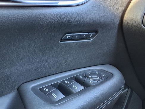 Used 2021 Cadillac XT6 Premium Luxury image 31