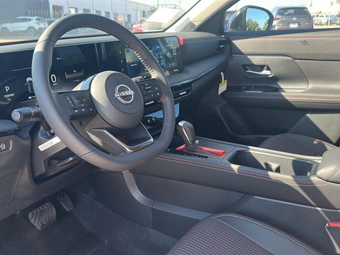 New 2026 Nissan Kicks SR image 9