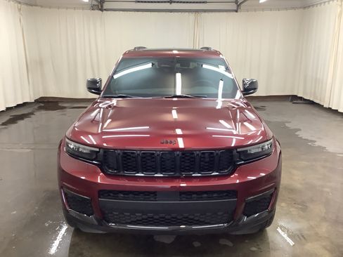 New 2025 Jeep Grand Cherokee L Limited image 3