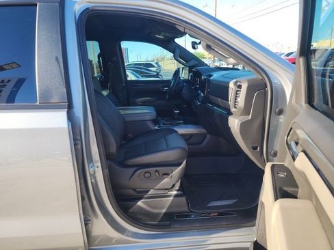 Used 2023 Chevrolet Silverado 1500 ZR2 w/ Technology Package image 33