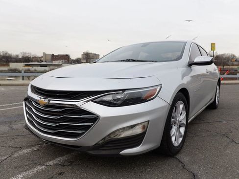 Used 2020 Chevrolet Malibu LT image 3
