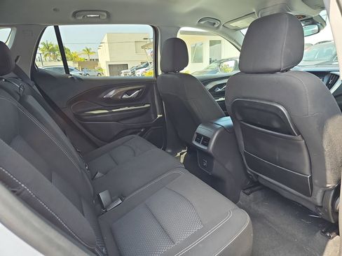 Used 2024 GMC Terrain SLE AWD/4WD image 11