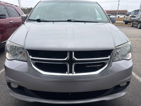 Used 2017 Dodge Grand Caravan SXT image 1