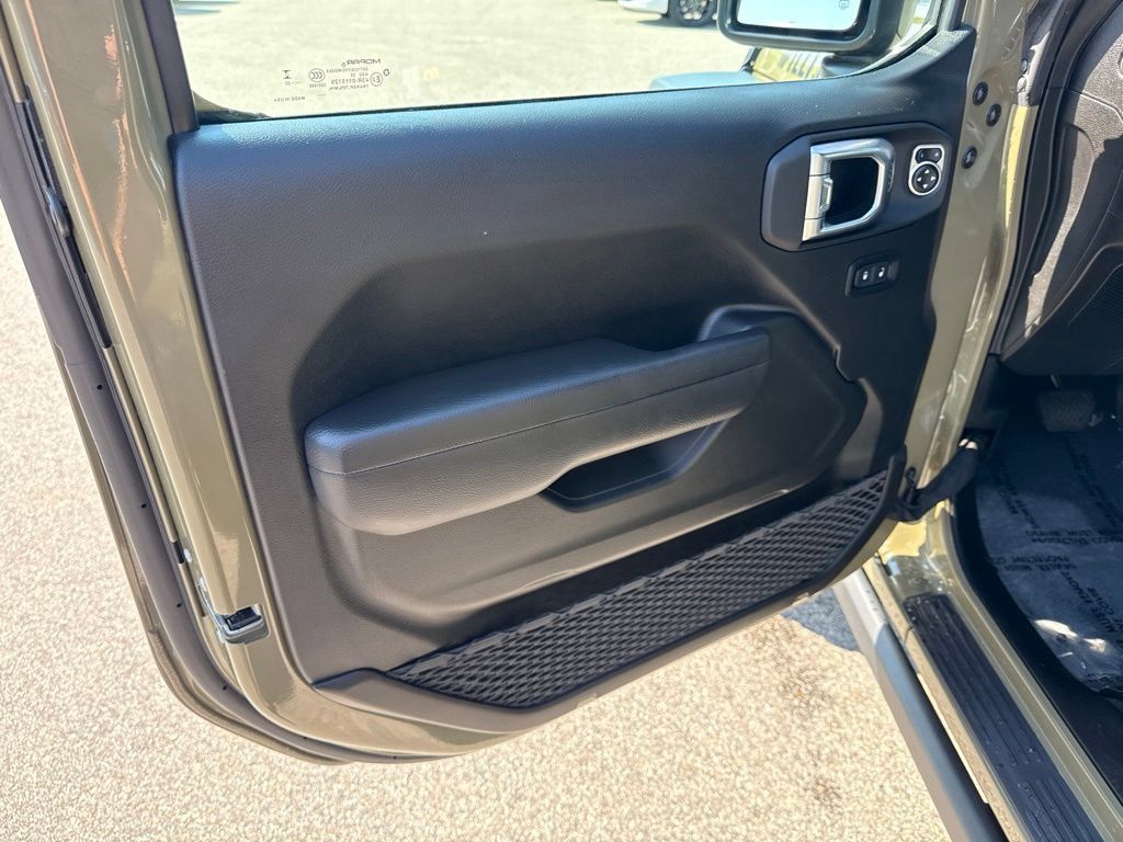 Certified 2025 Jeep Wrangler Unlimited Sport AWD/4WD image 16
