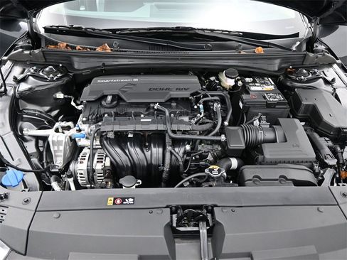 New 2025 Kia K4 LXS image 12