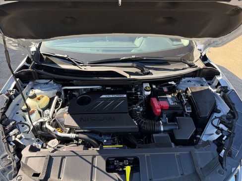 Used 2025 Nissan Rogue SV FWD image 34