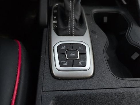 Used 2026 Nissan Frontier SV w/ All-Weather Content Package AWD/4WD image 15