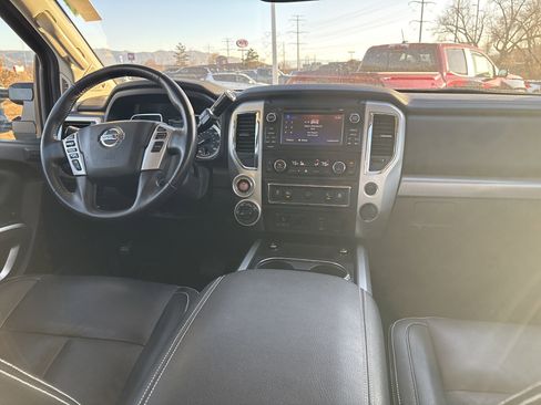 Used 2018 Nissan Titan PRO-4X w/ Pro-4x Convenience Package image 27