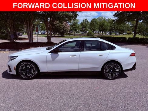 Used 2024 BMW i5 M60 w/ Premium Package AWD/4WD image 4