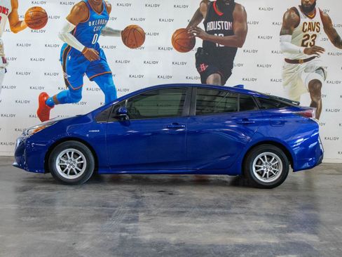 Used 2016 Toyota Prius Two image 16