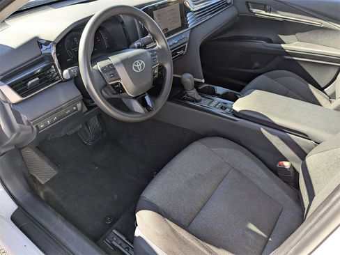 Used 2025 Toyota Camry LE image 19