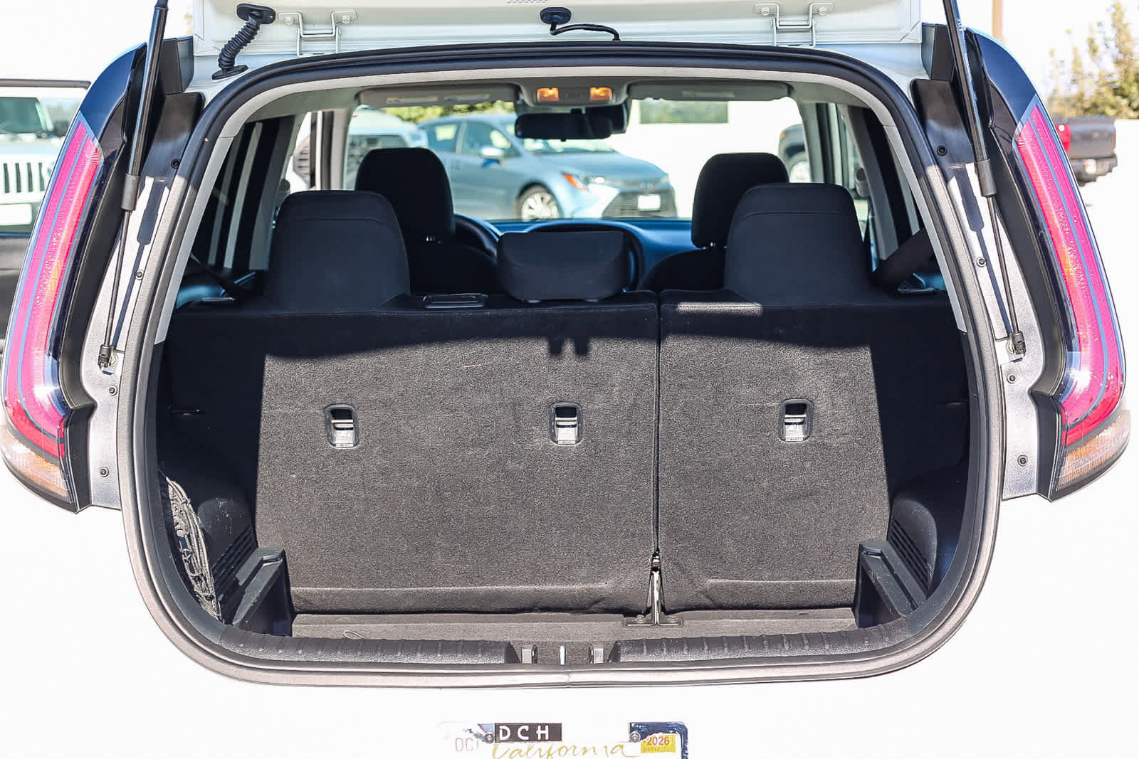 Used 2023 Kia Soul LX w/ LX Technology Package FWD image 25