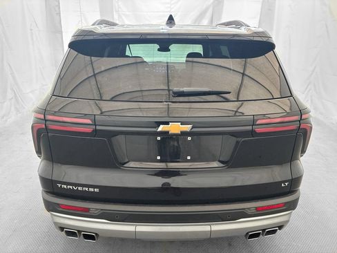 Used 2024 Chevrolet Traverse LT FWD image 6