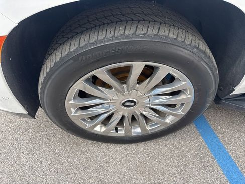 Used 2021 Cadillac Escalade ESV Premium Luxury image 12