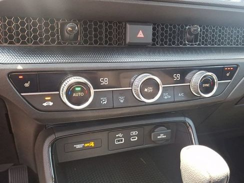 Used 2023 Honda CR-V EX image 17