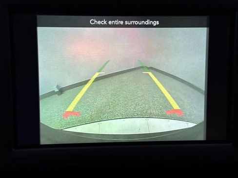 Used 2020 Chrysler Voyager LX FWD image 4
