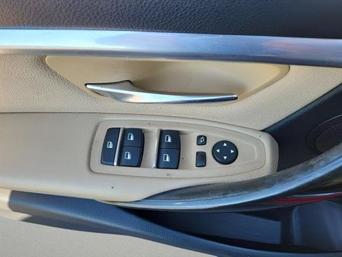 Used 2018 BMW 330i Sedan RWD image 16