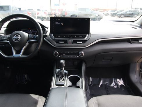 Used 2024 Nissan Altima 2.5 SV w/ SV Premium Package image 38